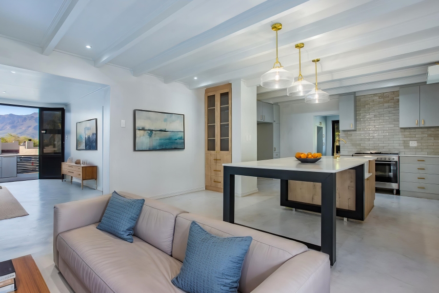 4 Bedroom Property for Sale in Hoog En Droog Western Cape